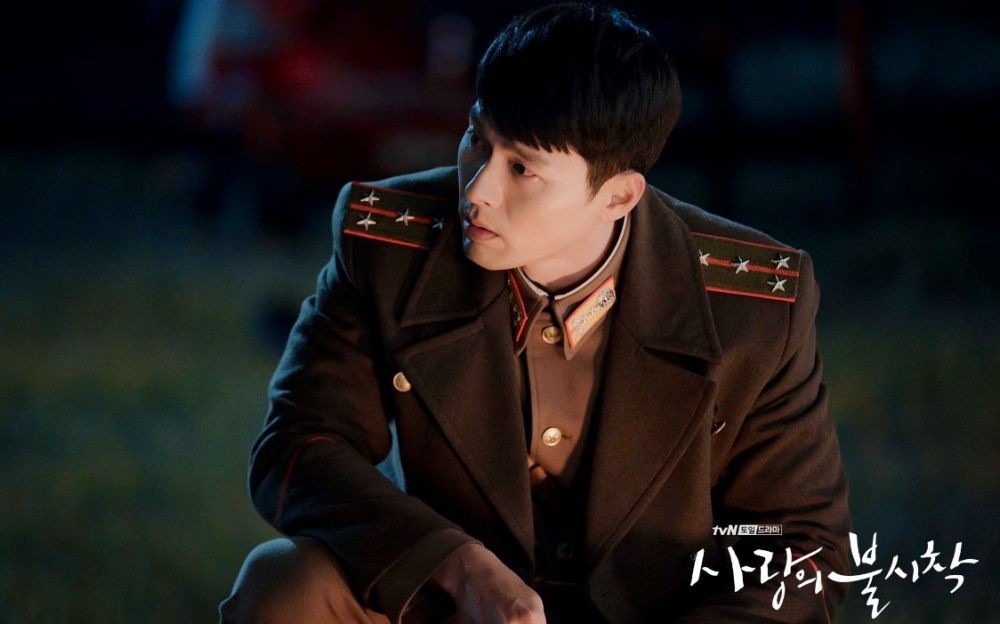 Hyun Bin sebagai Kapten Ri Jeong Hyeok
