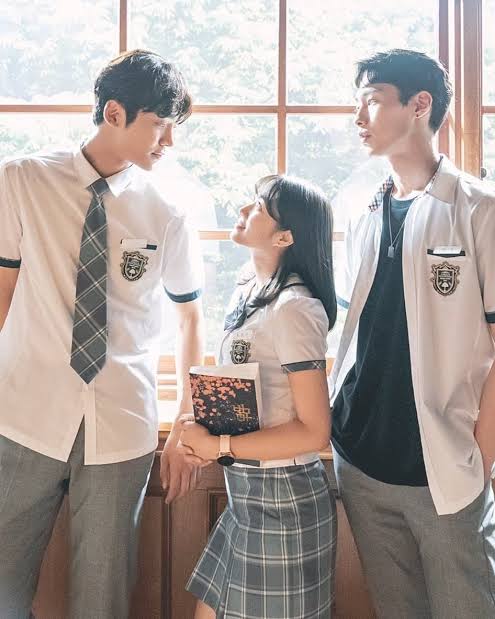 cinta segitiga dalam extraordinary you