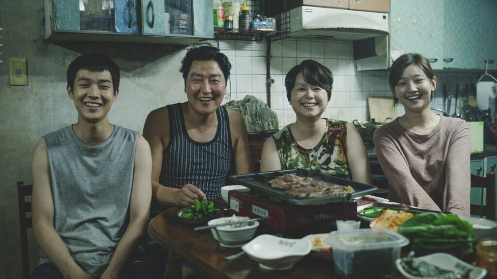 Keluarga Kim dalam film "Parasite" (sumber: South China Morning Post)