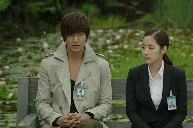 5 drama Korea yang dibintangi Park Min Young di mana semua karakternya digambarkan sebagai sosok wanita karier yang workaholic. Mana favorit kalian?