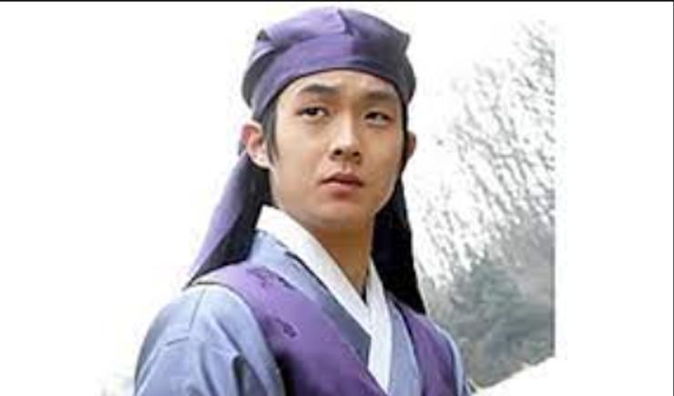 Choi Woo Shik sebagai Gwi Dong muda dalam drama "The Duo" (sumber: kincir.com)