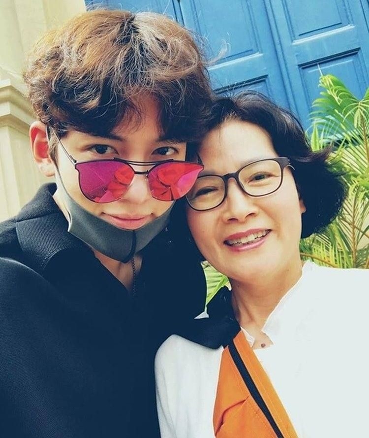 Ji Chang Wook dan Ibu Tercinta (sumber: popbela.com)