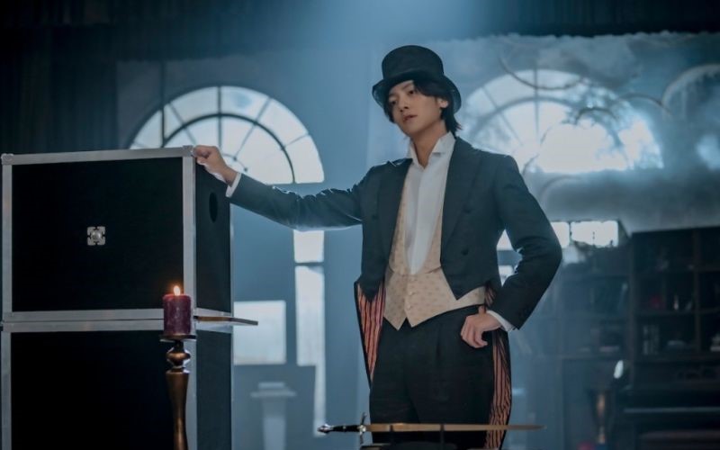 Ji Chang Wook Sang Magician dalam "The Sound of Magic" (sumber: bisnis.com)