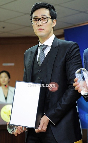 So Ji Sub menjadi Duta Badan Kepolisian Nasional Korea Selatan (sumber: http://english.chosun.com/)