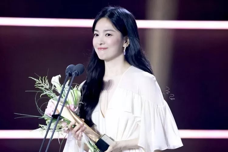 Peofil song Hye Kyo